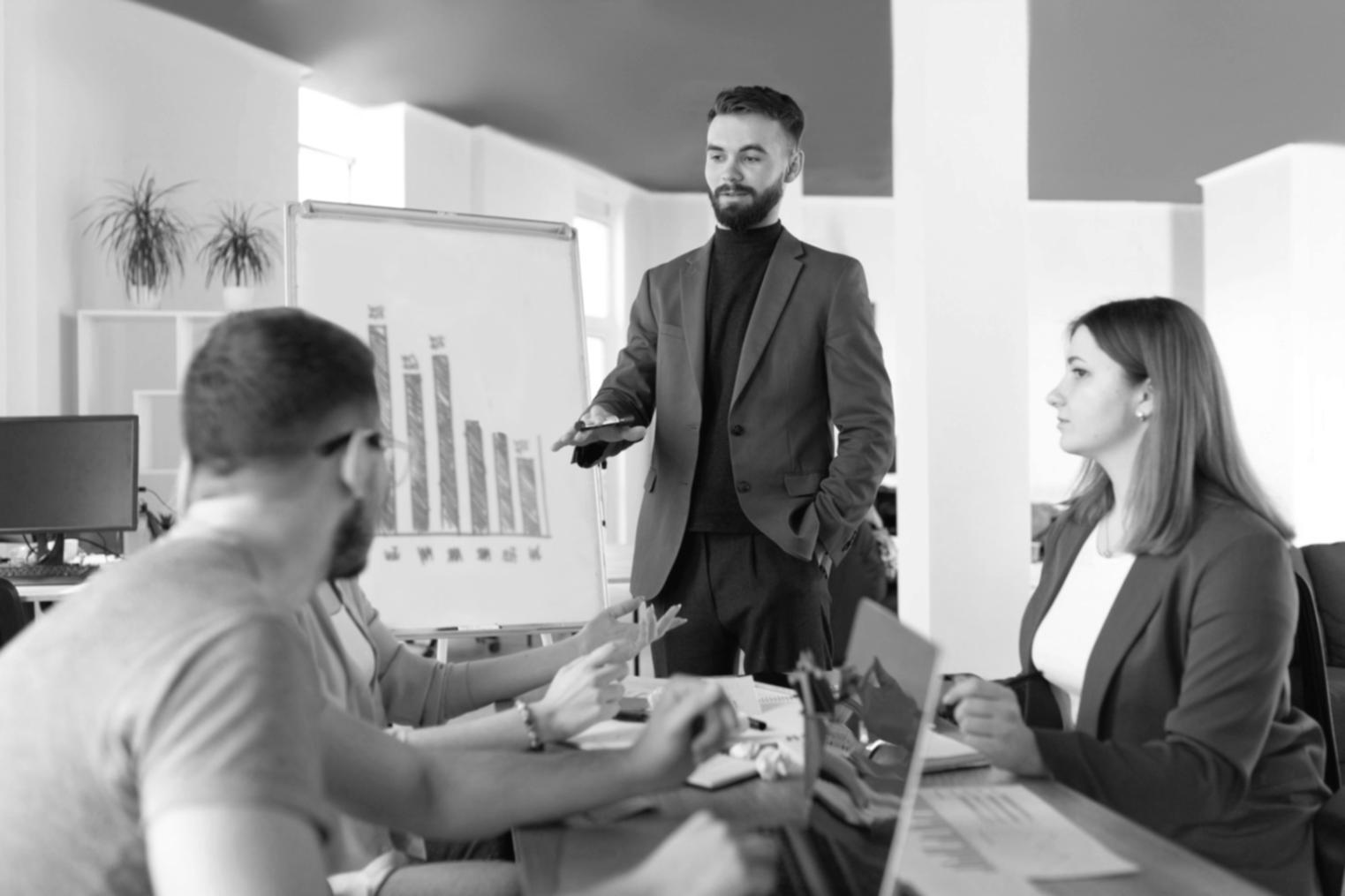 Ambiente di apprendimento moderno con focus sulla formazione digitale mobile